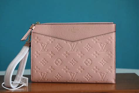 Louis Vuitton LV Monogram Pochette Melanie MM 